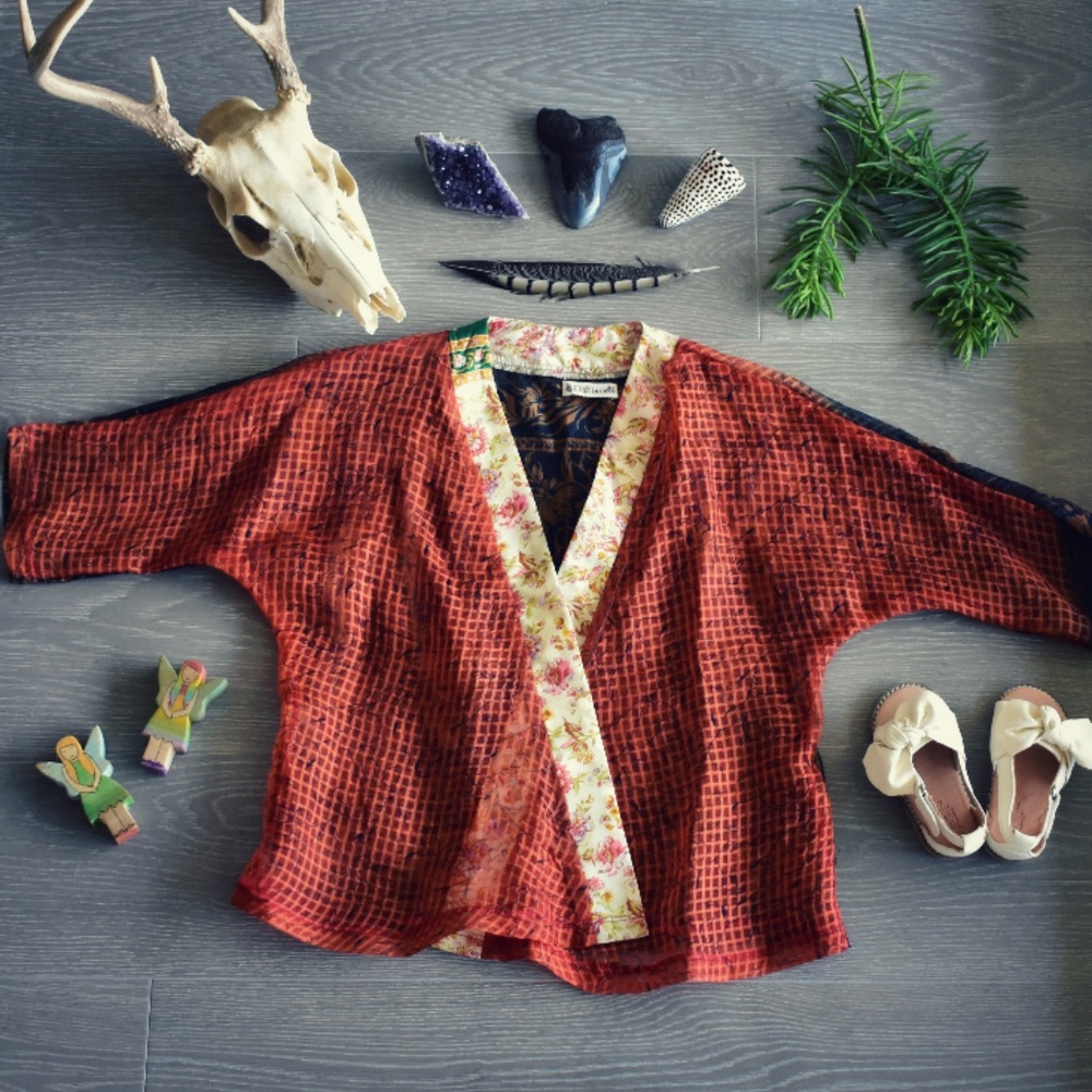Lux Divine Little Moon Kimono